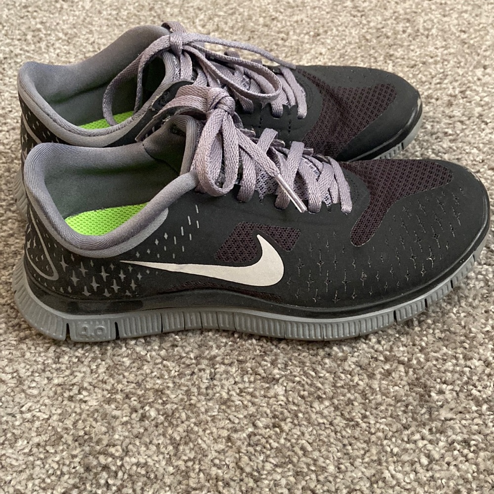 Nike Free running shoes grey/black women’s size 5